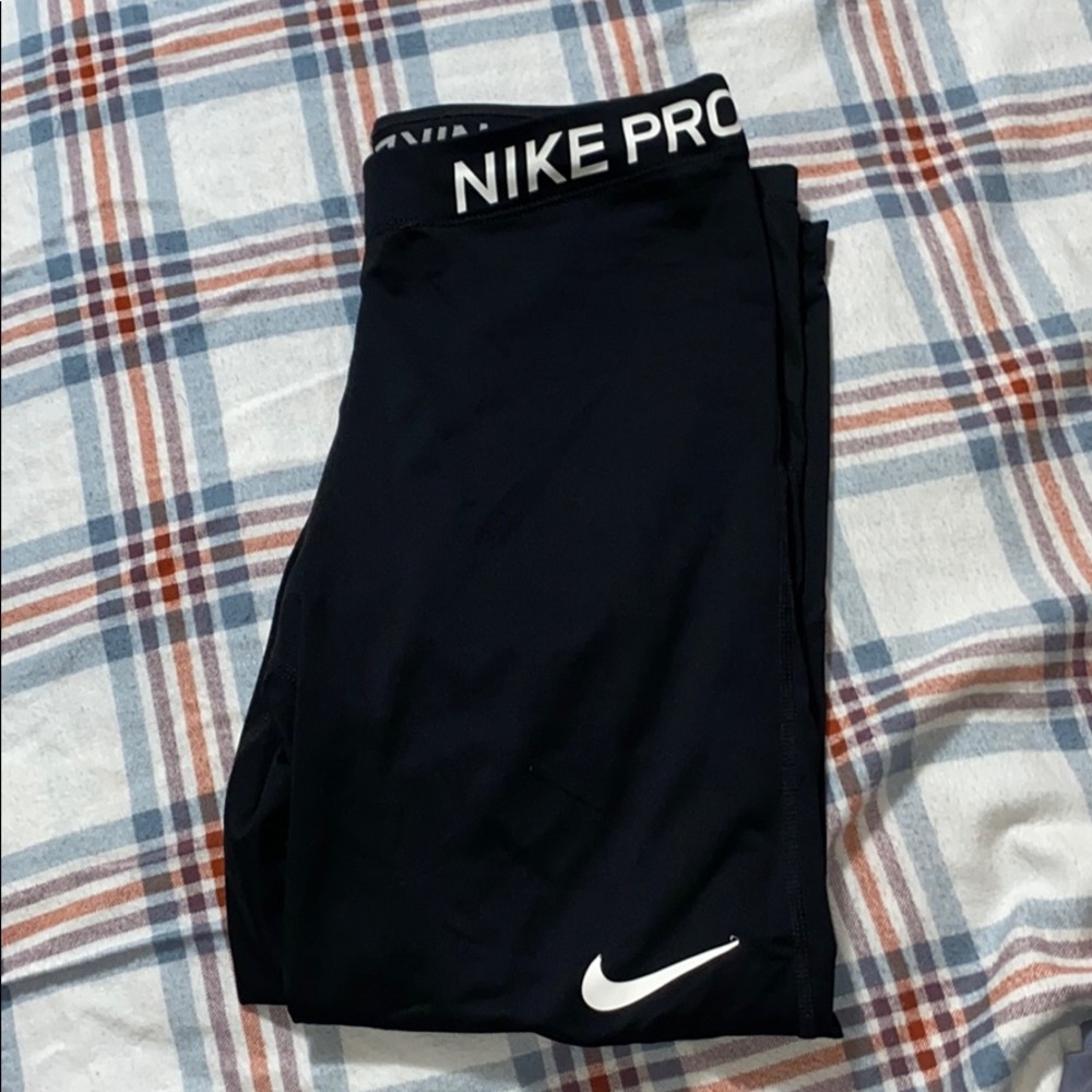 Cropped at calf Nike leggings